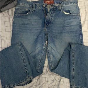 32x32 light wash jeans